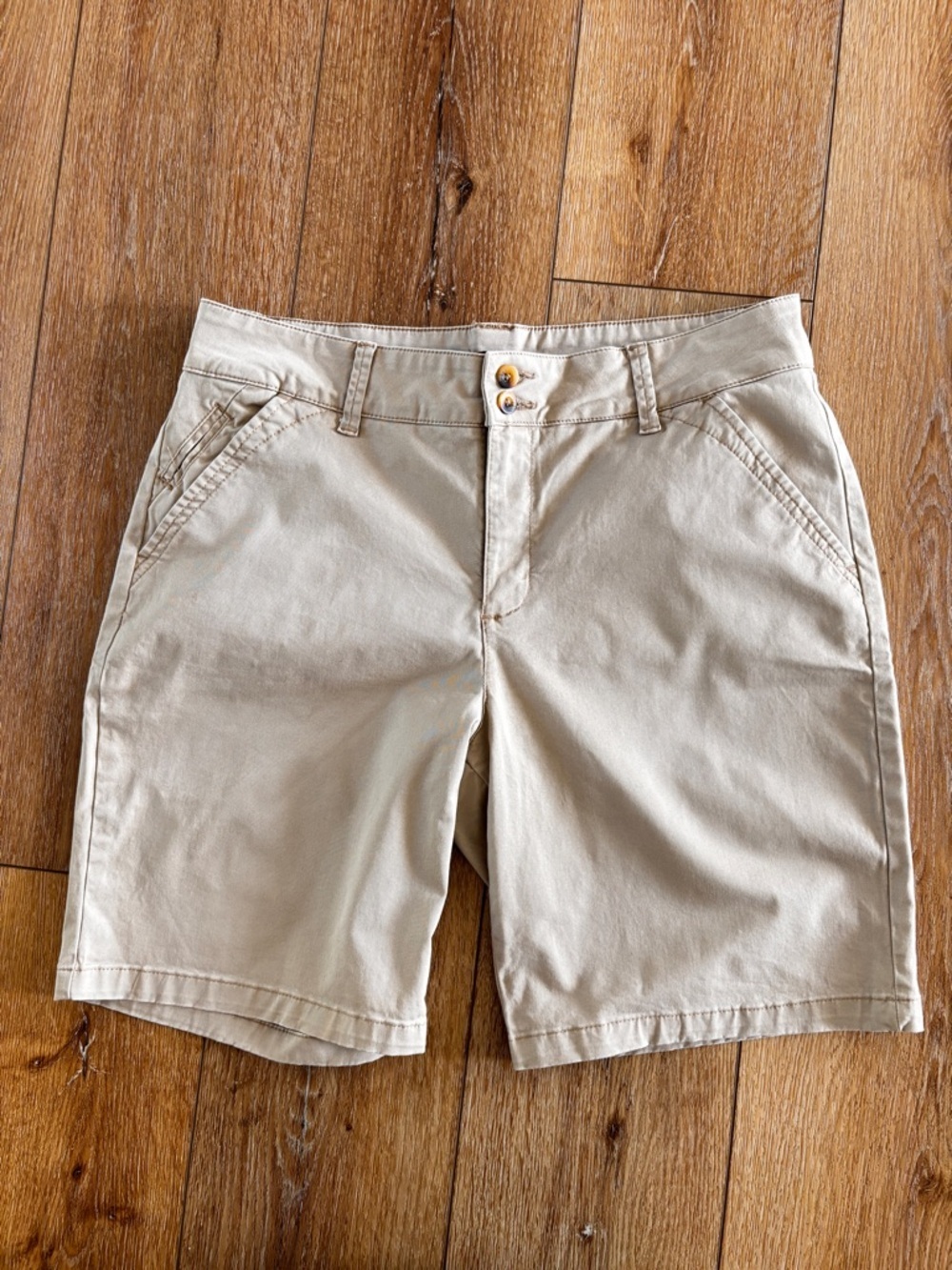 Lee Womens Bermuda Shorts Size 14 Chino Stretch Pockets Khaki Straight Fit Golf